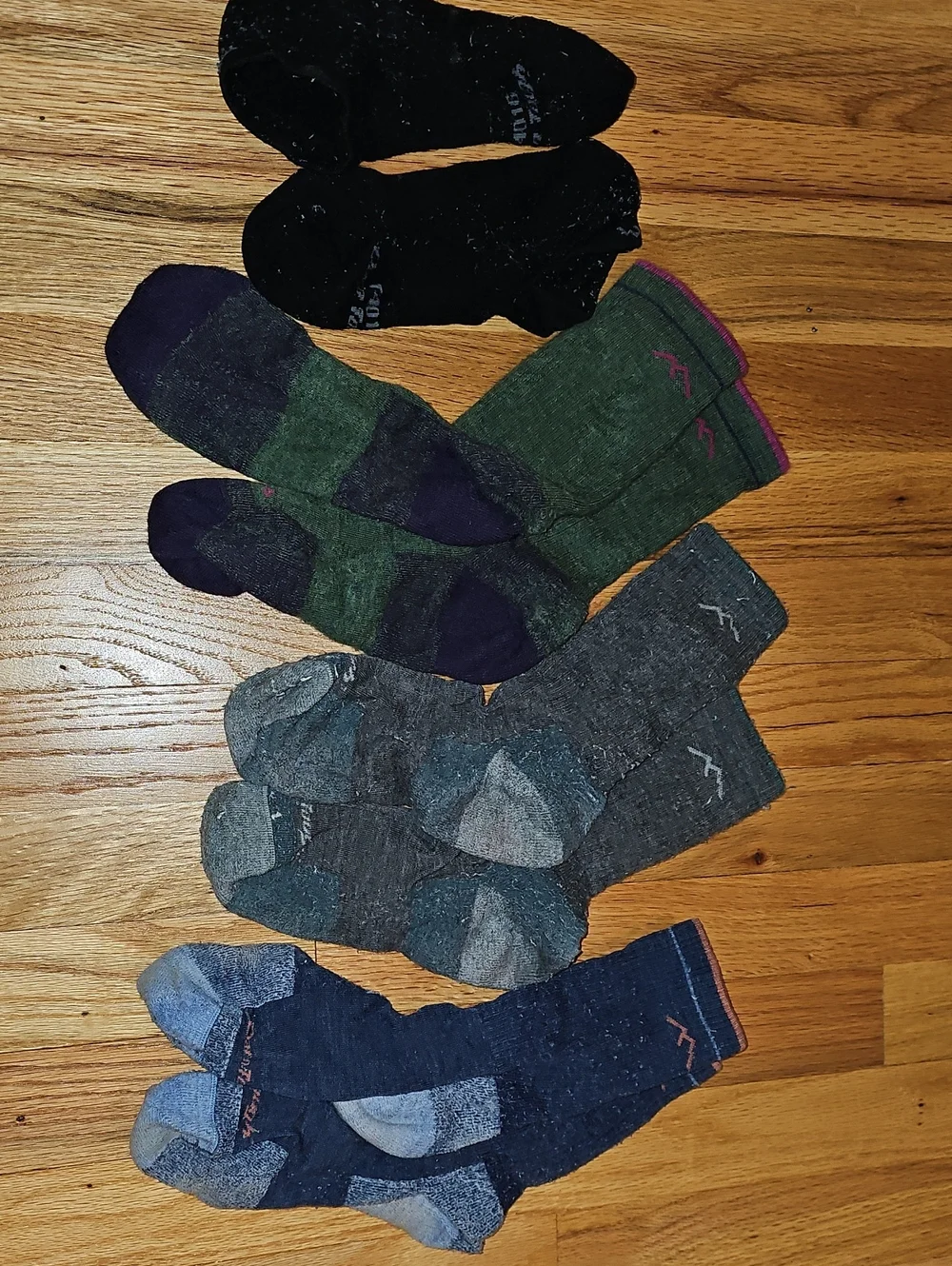 Darn Tough Women's Medium Socks x4